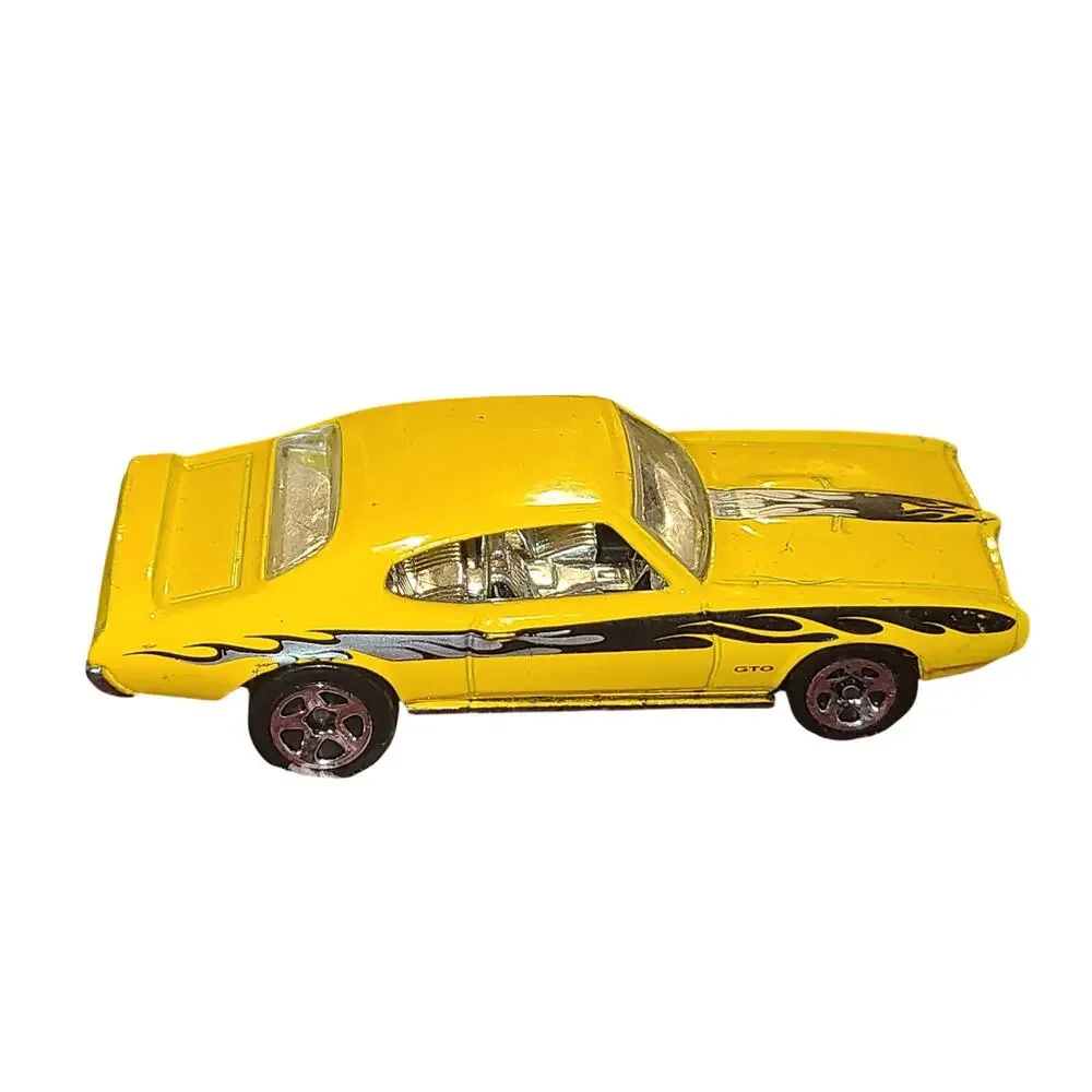 Hot Wheels 2006 Motown Metal 5/5 090 1969 '69 Pontiac GTO YELLOW 5SP